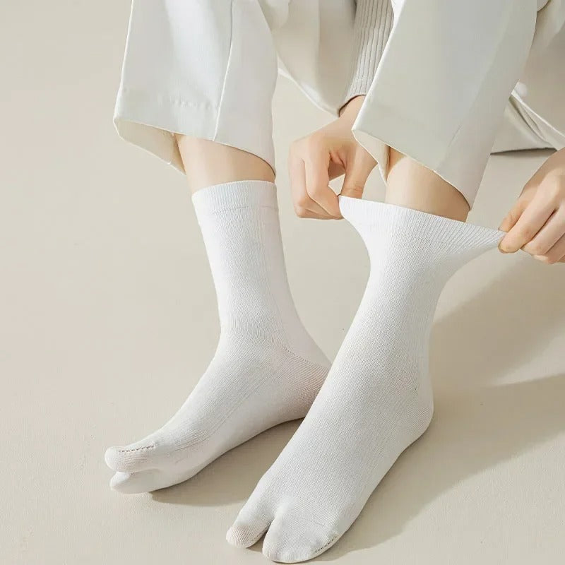 Tabi chaussettes - une taille unique s'adapte à toutes les pointures